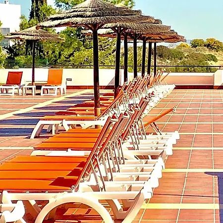 Ξενοδοχείο με διαμερίσματα Jardim - Turisticos 3*