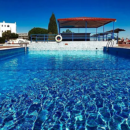 Ξενοδοχείο με διαμερίσματα Jardim - Turisticos Αλμπουφέιρα