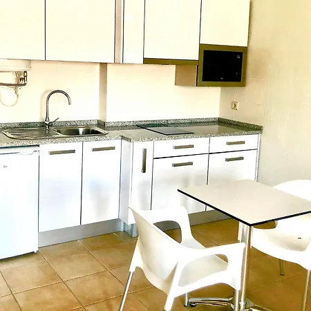 Ξενοδοχείο με διαμερίσματα Jardim - Turisticos 3*